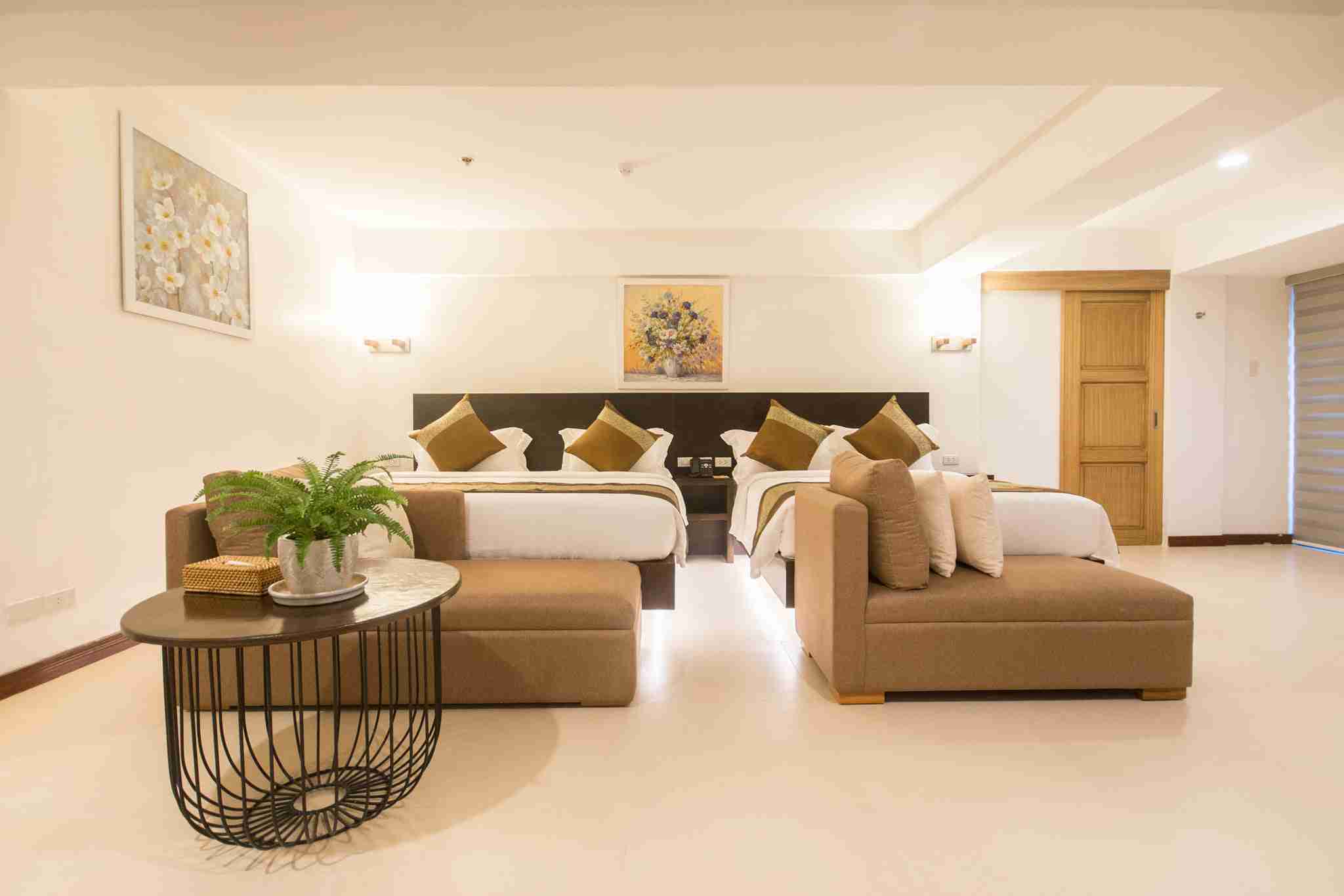 Commander Suites Hotel de Boracay